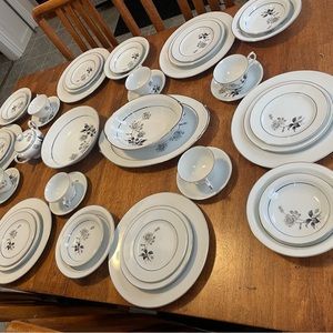 Nocturn By Yamaka Black Rose 56 Piece China Set